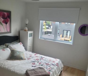Longueuil House | Longueuil homestay