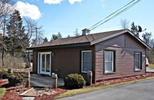 Sheldrake Cottage | "Longview": FLX Lakefront Cottage w/Beachfront, Dock & Complimentary FLX Wine!