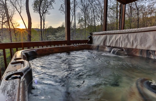 Cherry Log Cabin | Longview - Hot Tub, Game Room, Fire Pit