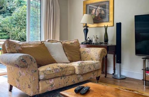 Wooburn Moor House | Longways
