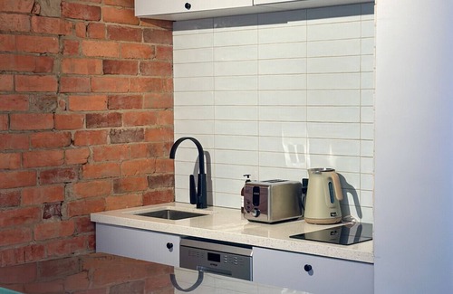 Chinatown Apartment | Lonsdale Street Studio Apartment