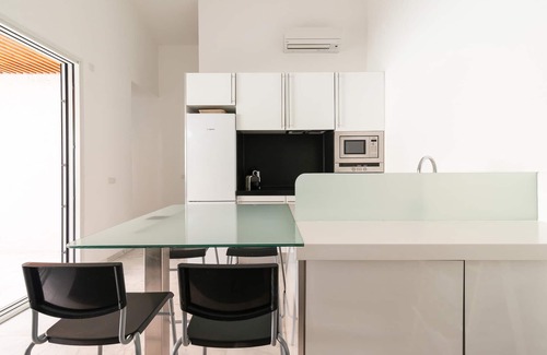 Pasito Blanco House | Look forward to a wonderful vacation in this inviting vacation home near the sea.