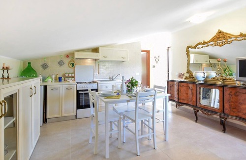 Guardialfiera Apartment | Look forward to a wonderful vacation in this appealing vacation apartment with panoramic views of th