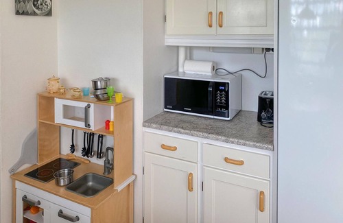 Hultsfred House | Look forward to a relaxing time in this comfortable vacation home with sauna.