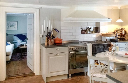 Lingbo House | Look forward to a special living experience in this vacation home dating back to 1780.