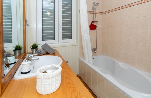 Ploce House | Look forward to a sunny semi-detached house with barbecue and large open terrace.