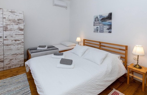 Ploce House | Look forward to a sunny semi-detached house with barbecue and large open terrace.