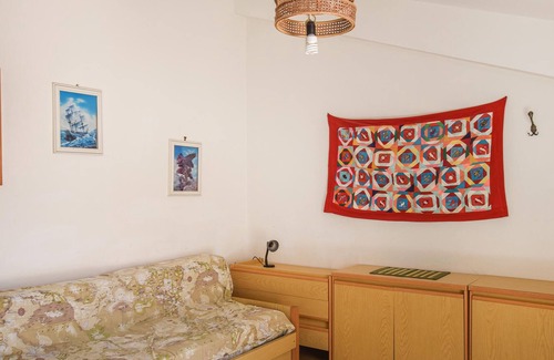 Tortora Marina Apartment | Look forward to a vacation with sea view in this vacation apartment near the beach.