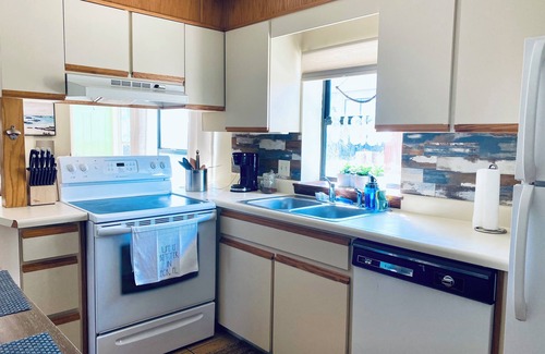 Biltmore Beach House | Look no further! Gulf of Mexico , steps to waterfront! Gulf Getaway 😀🌞🏝👙🌊
