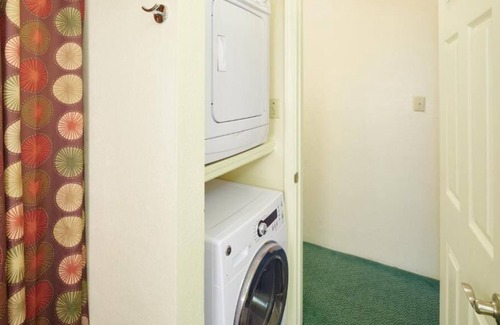 Nawiliwili Apartment | Look No Further! 2 Convenient Rooms w/ Private Balcony to Enjoy Fantastic View