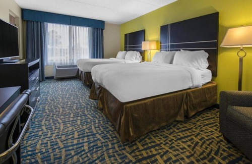Savannah House | Look No Further! 3 Comfortable Units w/ Free Parking! Close to Disney
