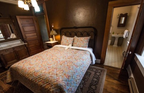 Dufur House | Look No Further! 3 Units w/ Free Parking, Minutes from Columbia River Gorge!