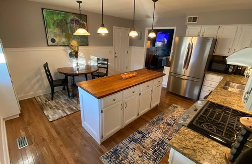 Olathe House | Look No Further! Cool Cape Cod-3 BR-2.5 Bath