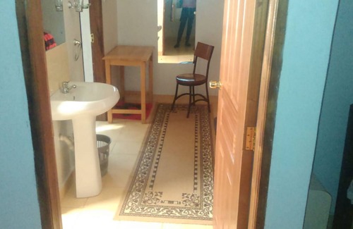 Kiserian Bed & Breakfast | Look Up Guest House