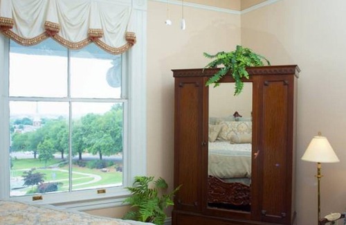 North Augusta Bed & Breakfast | Lookaway Inn