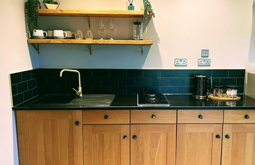 Abbess Roding Cabin | Looking for a romantic escape in the countryside, with outdoor bathtub !