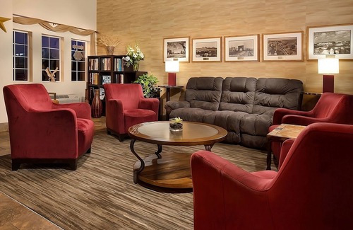 Pullman Hotel | Looking for Perfect Getaway Location? Spacious Room w/King Bed, Free Breakfast