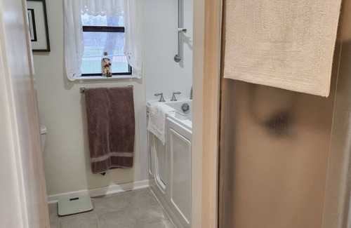 Harper House | Looking for the perfect place to view the Eclipse? Here's the pet friendly place