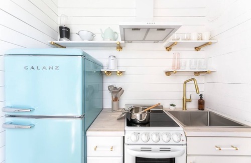 Cabbagetown Apartment | Looking Glass by Minty Living