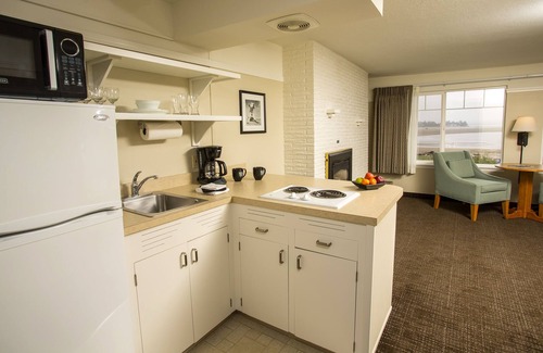 Lincoln City Hotel | Looking Glass Inn