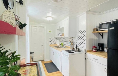 Staunton Apartment | Lookout Apartment