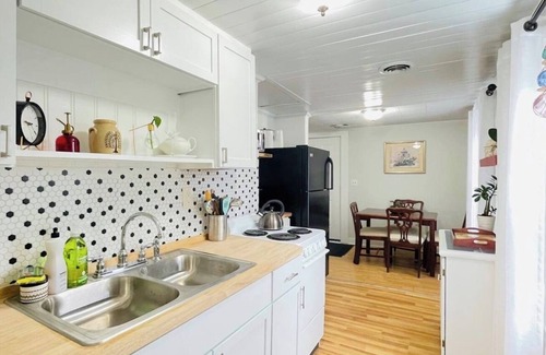 Staunton Apartment | Lookout Apartment