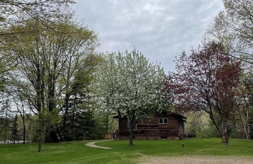 Holcombe House | Lookout Point: Lakefront home with screen room & dock on beautiful Lake Holcombe