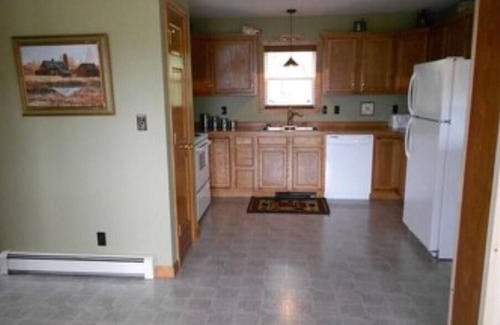 Pittsburg House | Loon Cove Lodge