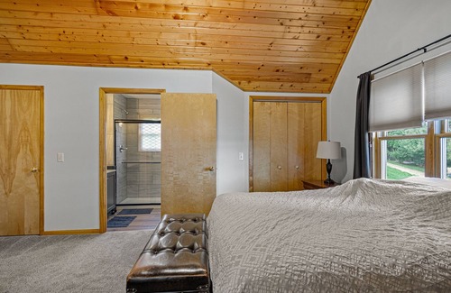 Sand Creek Cabin | Loon Landing - A Quiet Northwoods Cabin on Chain Lake - New Auburn, WI