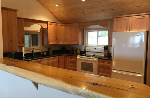 Killaloe Cottage | Loon Lodge - Golden Lake (Cottage & Bunkie -Sleeps 8)