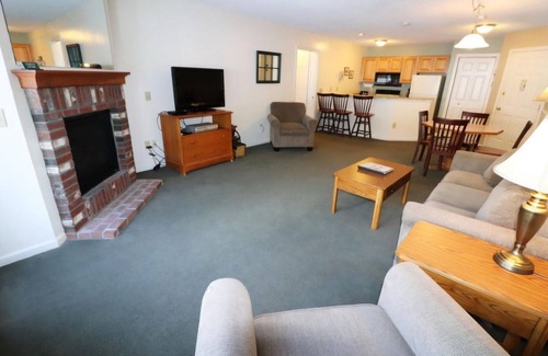North Woodstock Condo | Loon - Woodstock - Deer Park Resort Getaway