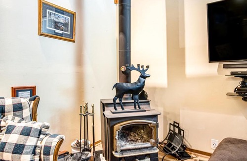 Rhinelander House | Looney Bin Cabin
