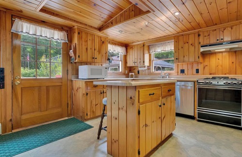 Lebanon Cottage | Loon’s Landing on Milton 3 Ponds