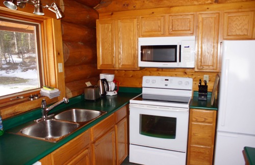 Gold Bridge Cabin | Loons Nest - Cozy, secluded 4 bedroom log cabin in the heart of the wilderness!
