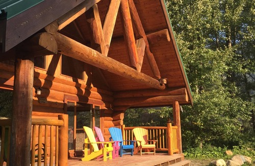 Gold Bridge Cabin | Loons Nest - Cozy, secluded 4 bedroom log cabin in the heart of the wilderness!