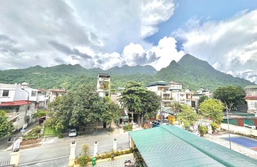 Ha Giang Hotel | Loop Central Stay Tour & Motorbike Rental