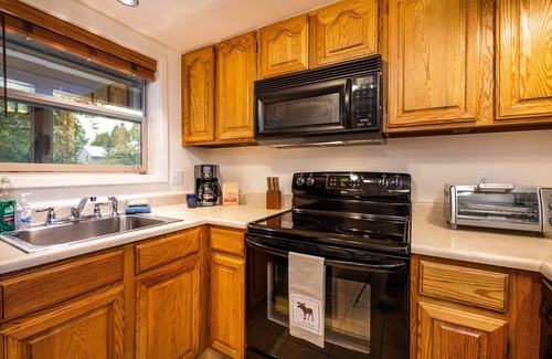Pagosa Springs Condo | Loose Moose Lodge: Charming Loft, Fireplace, Stunning Mountain Views, Steps to Shopping & Dining!