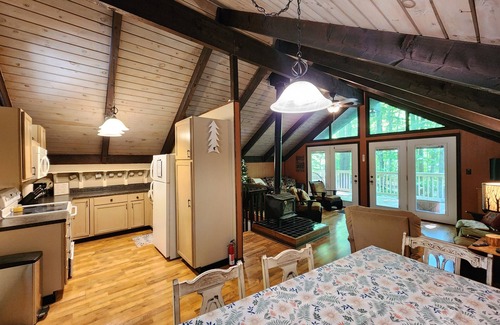 Elmira Cabin | Loose Moose Lodge - Lakes of the North
