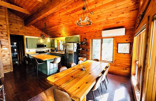 Schroon Lake House | Loose Moose Lodge: Hot Tub, 4-Season Retreat Near Gore Mountain & Schroon Beach