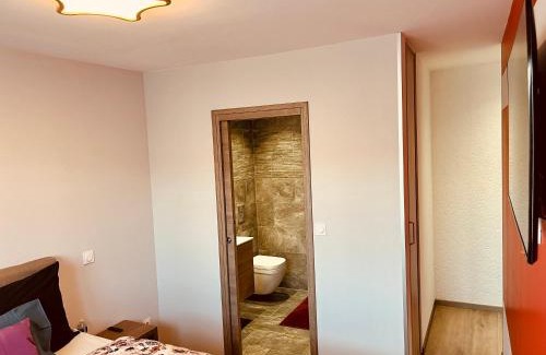 Carbonne House | Loption
