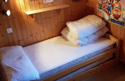 Ayer Ski Chalet | loraha