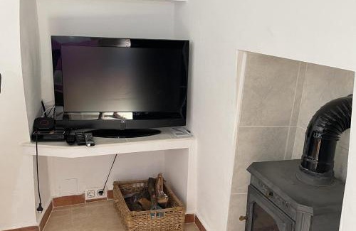 Majada del Moro House | Lorca- cottage - sleeps 4 - pet friendly - pool