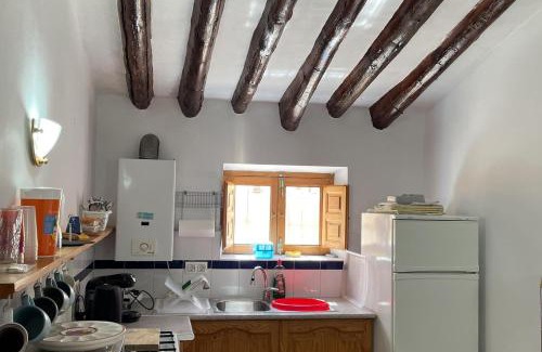 Majada del Moro House | Lorca- cottage - sleeps 4 - pet friendly - pool