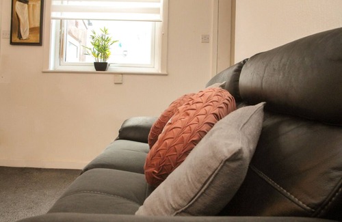 Leigh House | Lord House - Amazen SA, Sleeps 4
