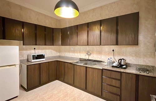 Sari Street Hotel | loren serviced Apartment Alslamah