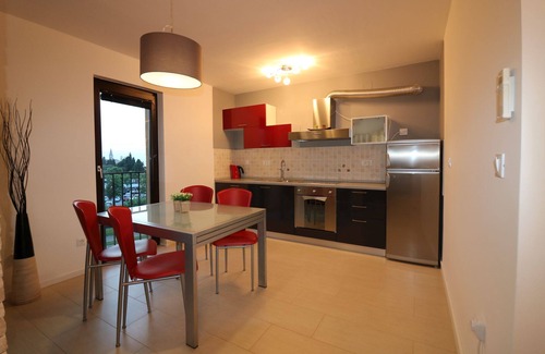 City Center Apartment | Lorena Premium apartment with sea views in the city center 200 m from the beach