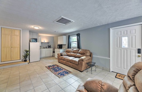 East Point Apartment | 'Loretta' Sun-Kissed Apt on Country Music Hwy