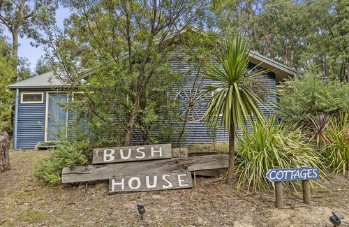 Lorne Cabin | Lorne Bush House Cottages & Eco Retreats