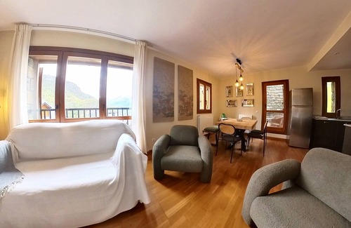 Escarrilla Apartment | Los Altos de Escarrilla - Tu Casa en los Pirineos - 2 Dorm y 1 Baño 33BA