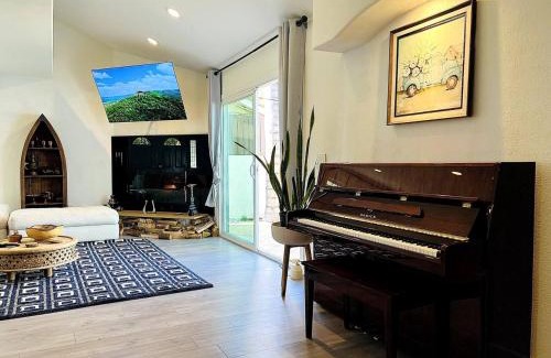 Woodland Hills Villa | Los Angeles Hideaway - Villa Costanso